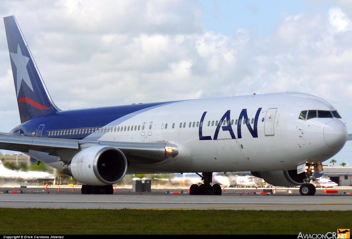 HC-CGZ - Boeing 767-3Q8/ER - LAN Ecuador