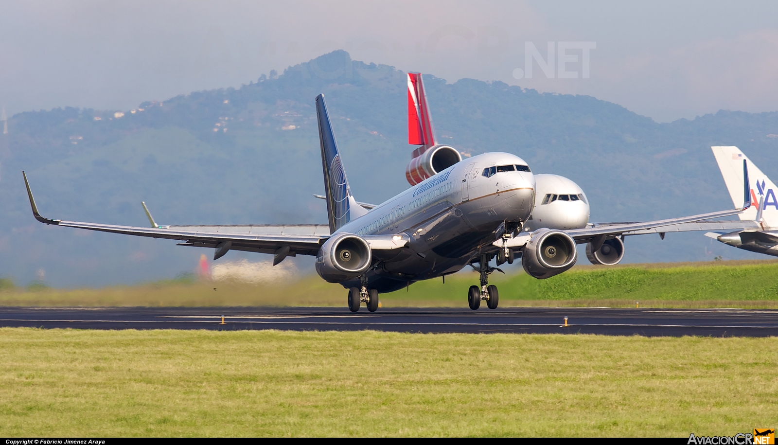 N38257 - Boeing 737-824 - Continental Airlines