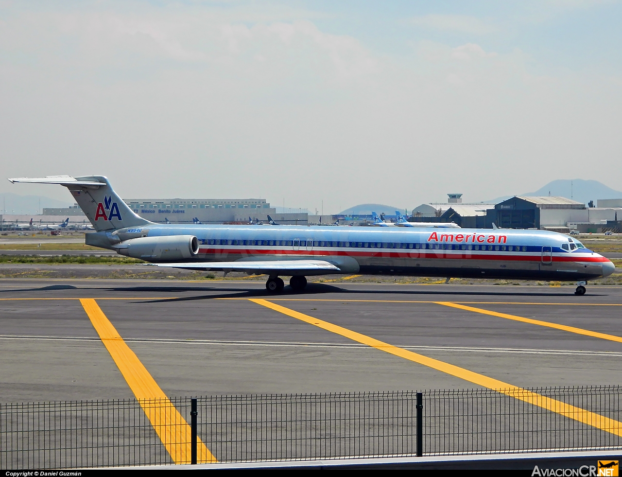 N954U - McDonnell Douglas MD-82 (DC-9-82) - American Airlines