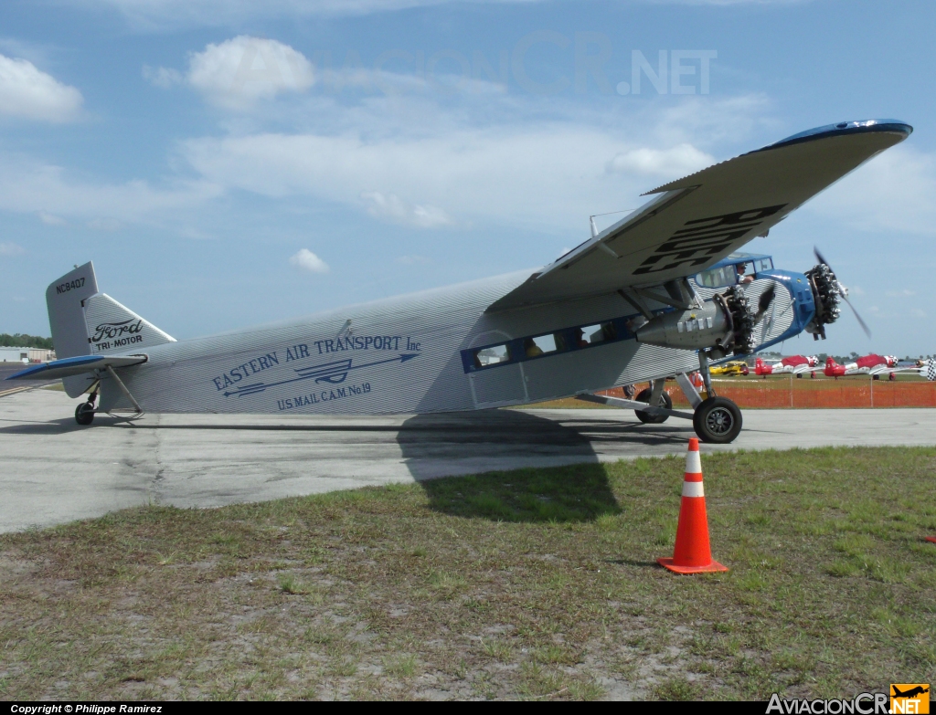 NC8407 - Ford 4-AT-E Tri-Motor - Privado