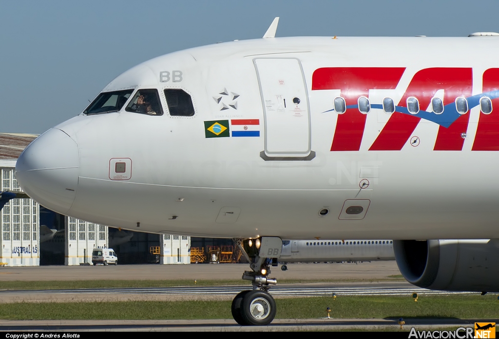 PR-MBB - Airbus A320-232 - TAM