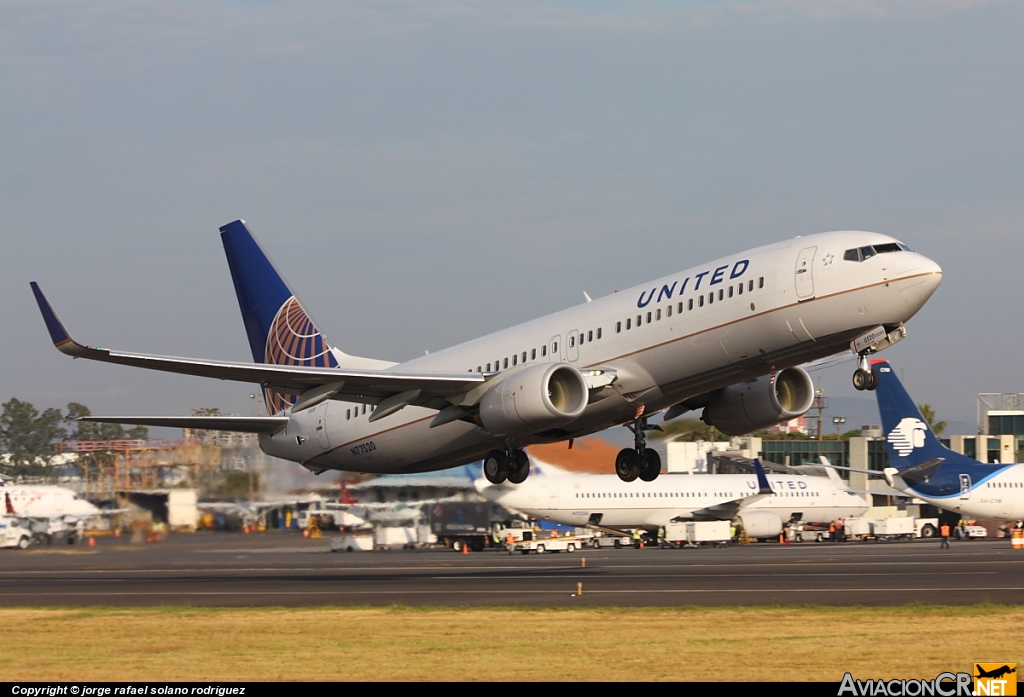 N77520 - Boeing 737-824 - United Airlines