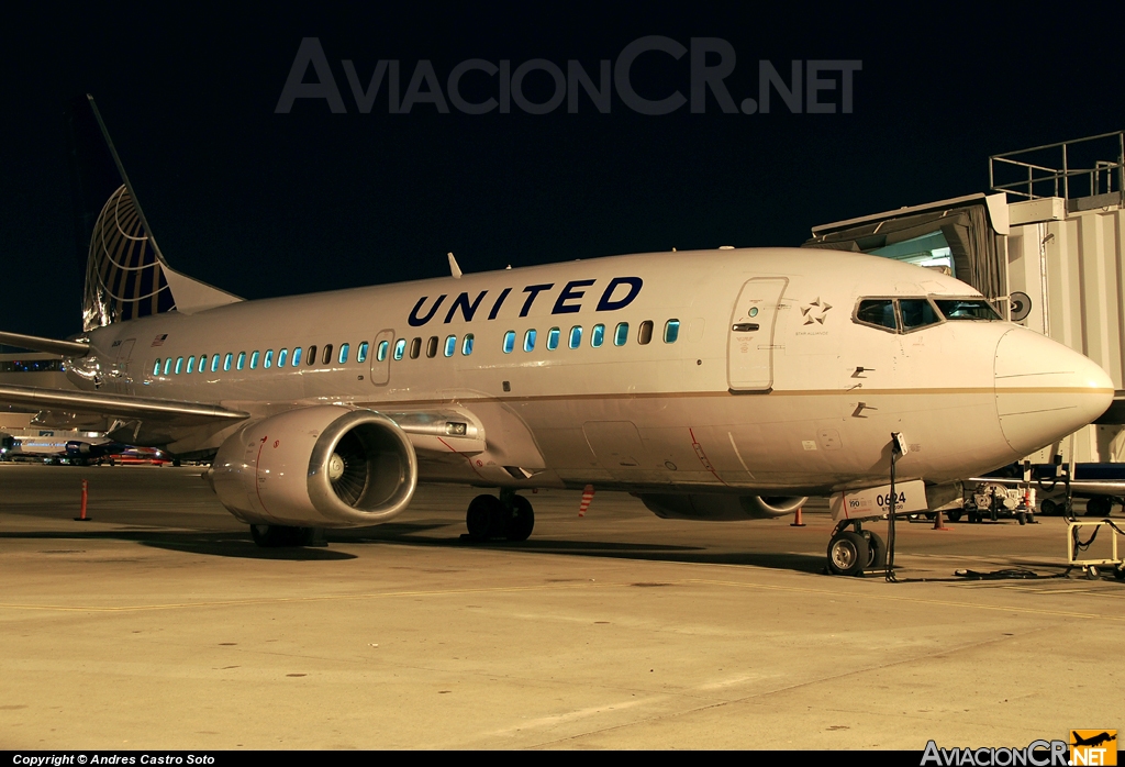 N13624 - Boeing 737-524 - United Airlines (Continental Airlines)