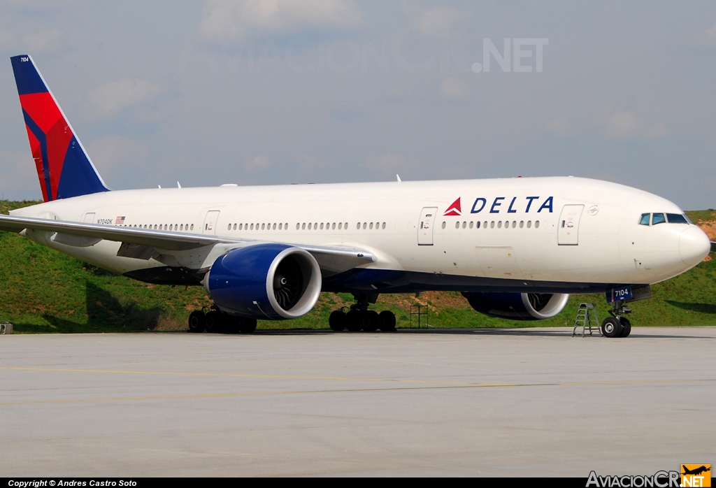 N704DK - Boeing 777-232/LR - Delta Airlines