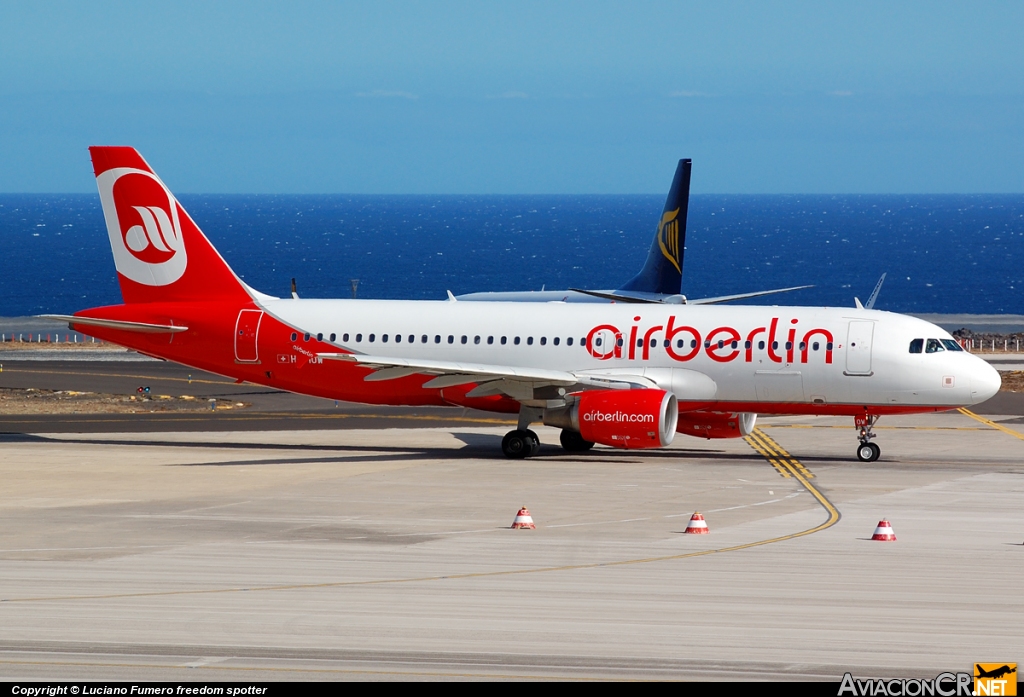 HB-IOW - Airbus A320-214 - Air Berlin