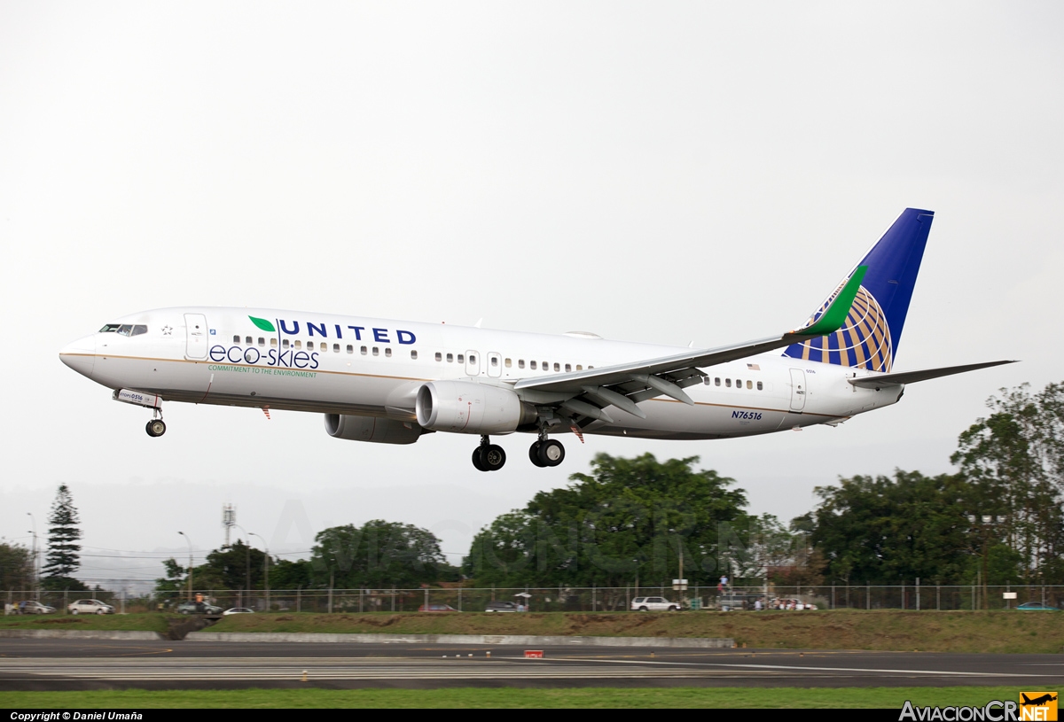 N76516 - Boeing 737-824 - United Airlines
