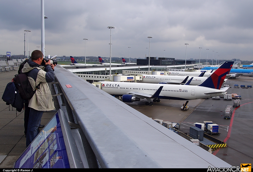 EHAM - Terminal - Aeropuerto