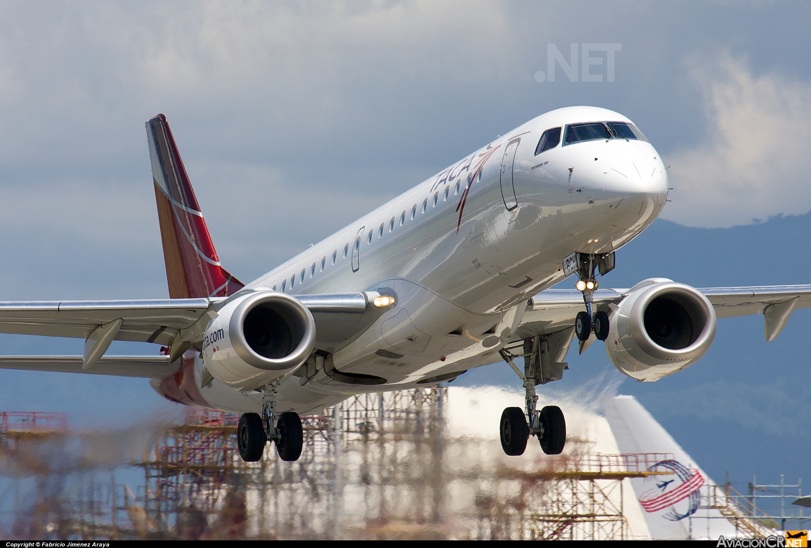 TI-BCH - Embraer 190-100IGW - TACA