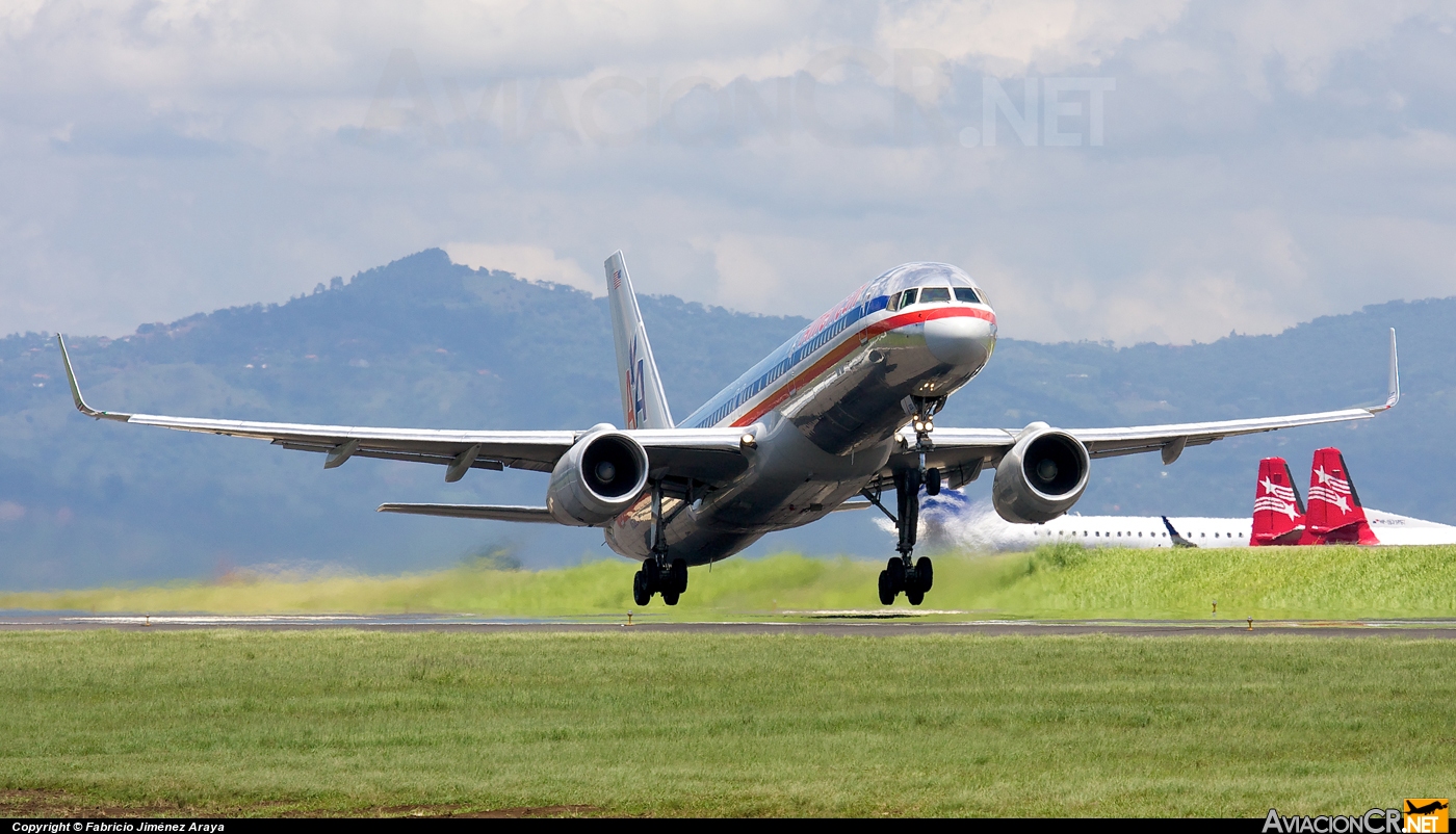 N686AA - Boeing 757-223 - American Airlines