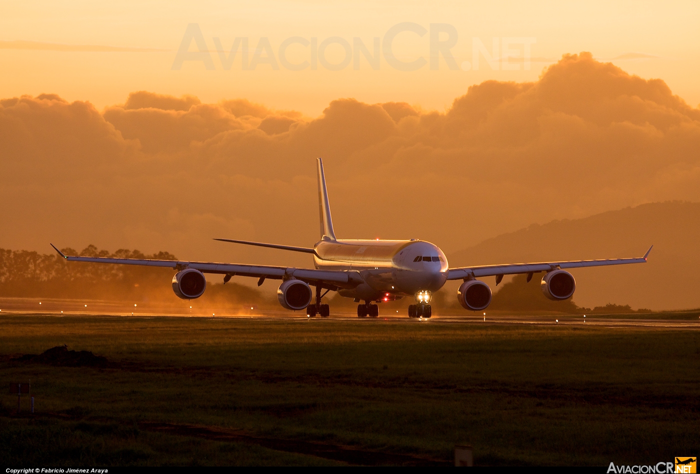 EC-JNQ - Airbus A340-642 - Iberia