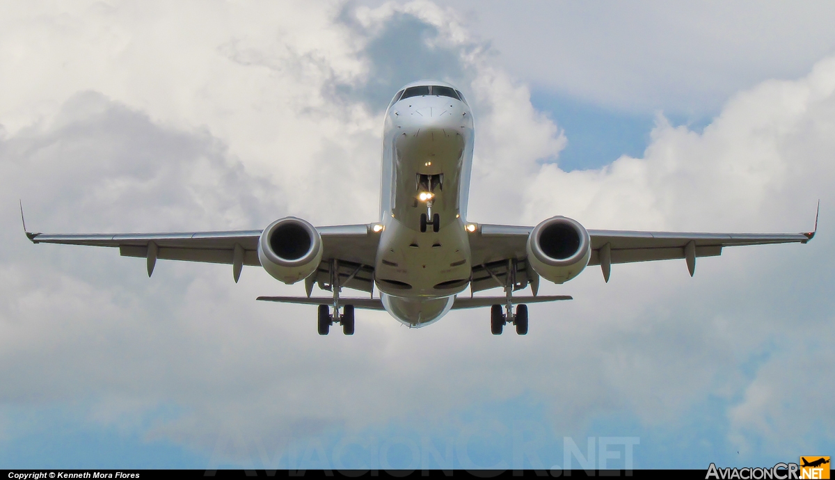 N989TA - Embraer 190-100IGW - TACA