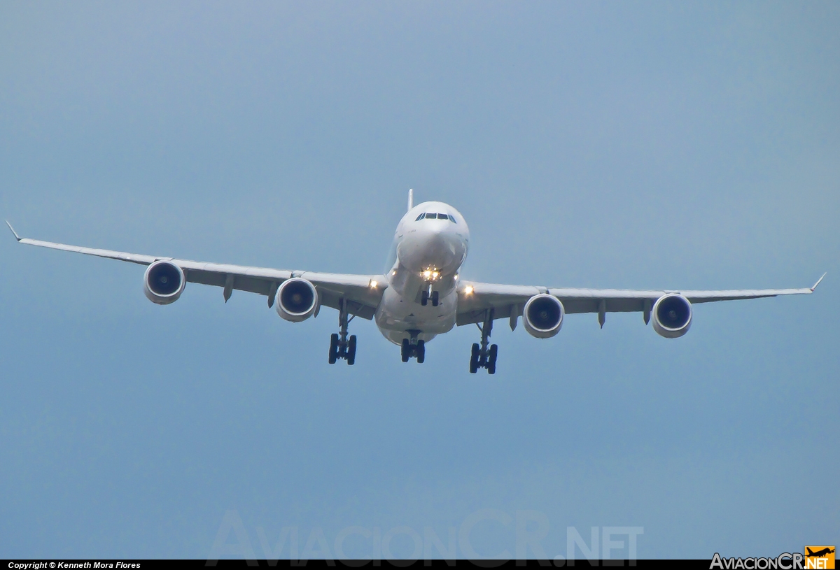 EC-JPU - Airbus A340-642 - Iberia