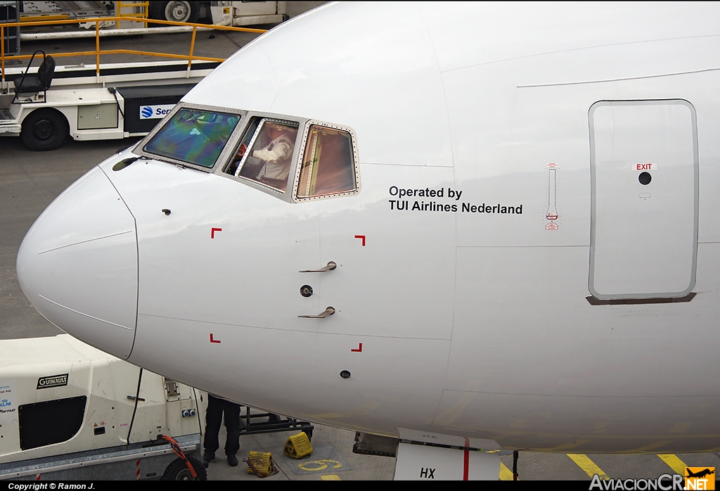 PH-AHX - Boeing 767-383/ER - ArkeFly