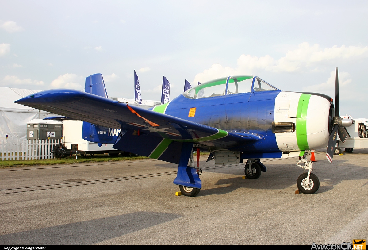 N9698B - North American T-28 Trojan - Privado