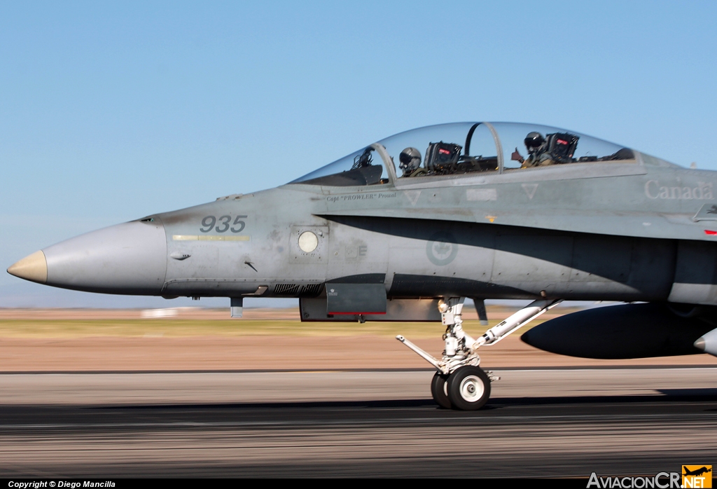 188935 - McDonnell Douglas CF-188B Hornet (CF-18B) - Fuerza Aérea Canadiense