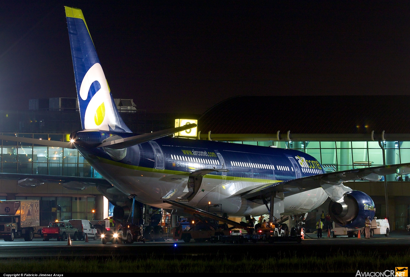 EC-KXB - Airbus A330-223 - Air Comet