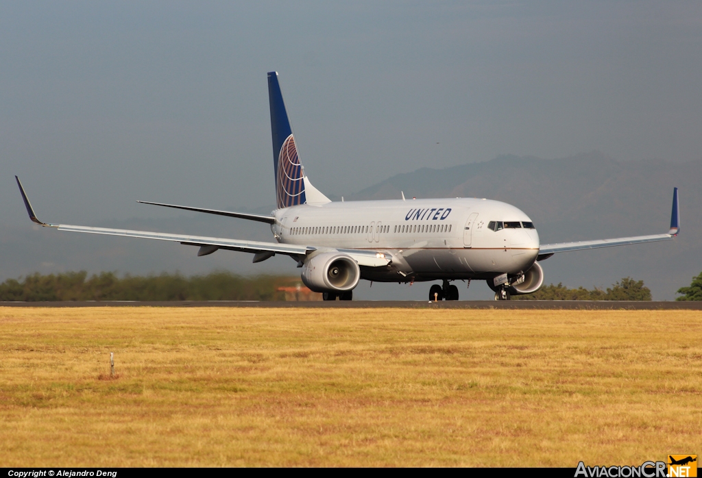 N77520 - Boeing 737-824 - United Airlines