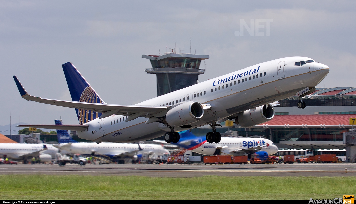 N77258 - Boeing 737-824 - Continental Airlines