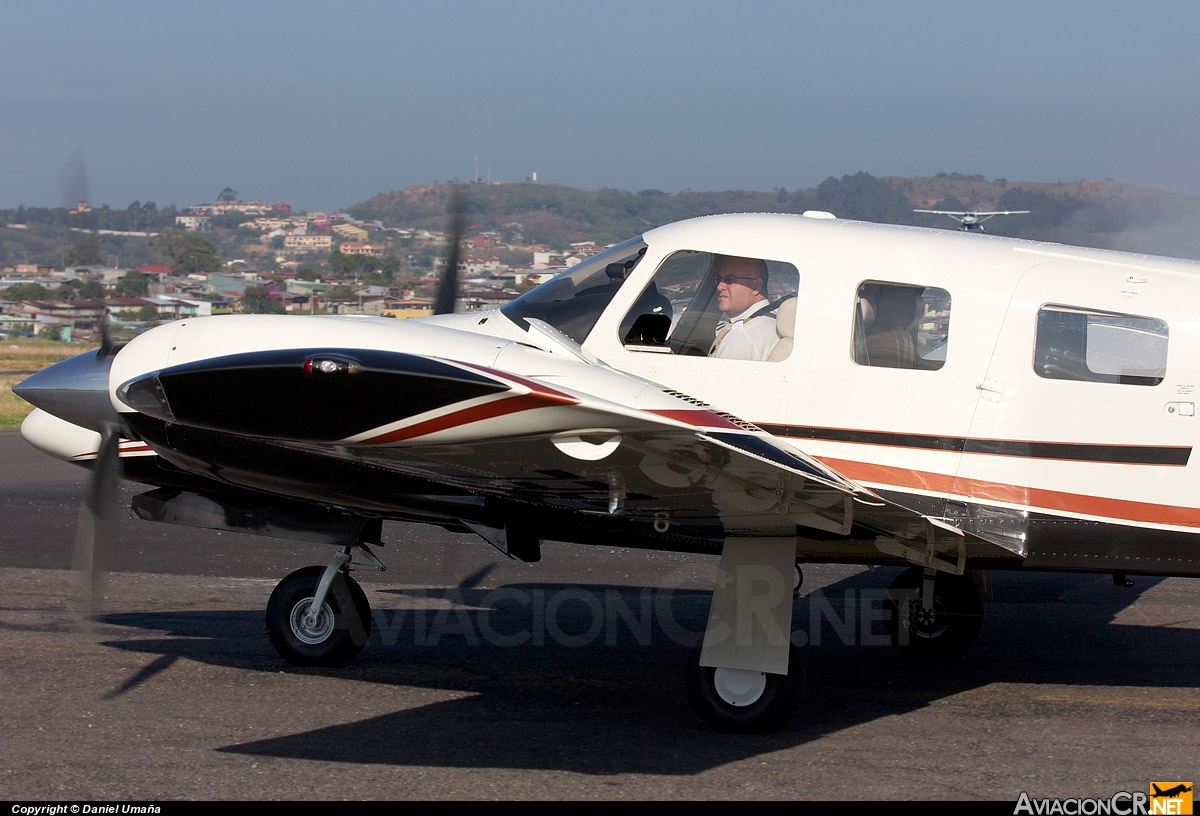 TI-BEL - Piper PA-34-220T Seneca V - Privado