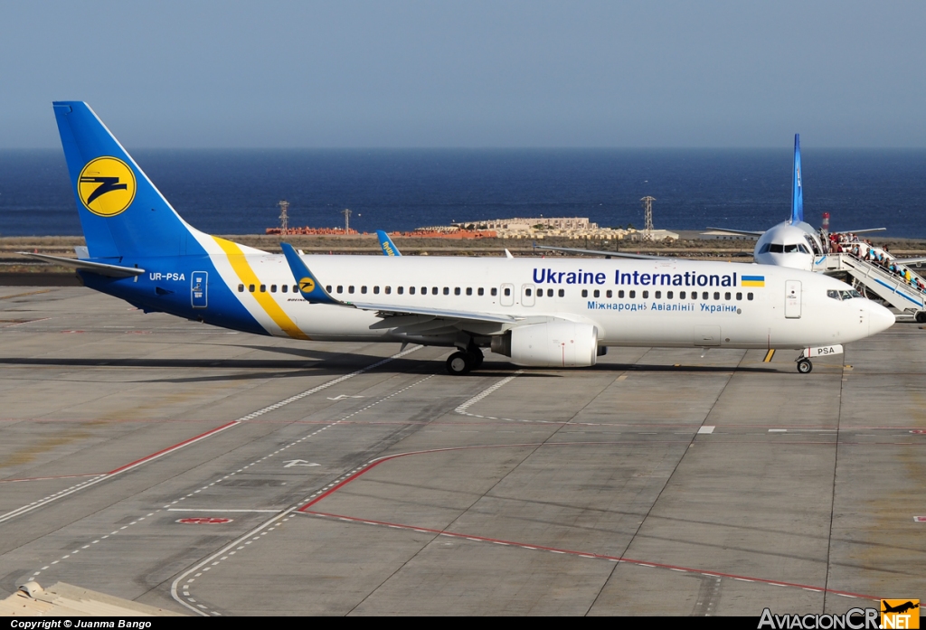 UR-PSA - Boeing	737-8HX - Ukraine International Airlines
