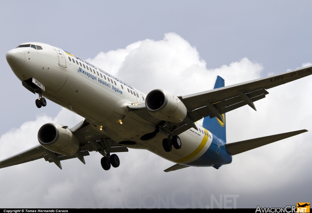 UR-PSA - Boeing	737-8HX - Ukraine International Airlines