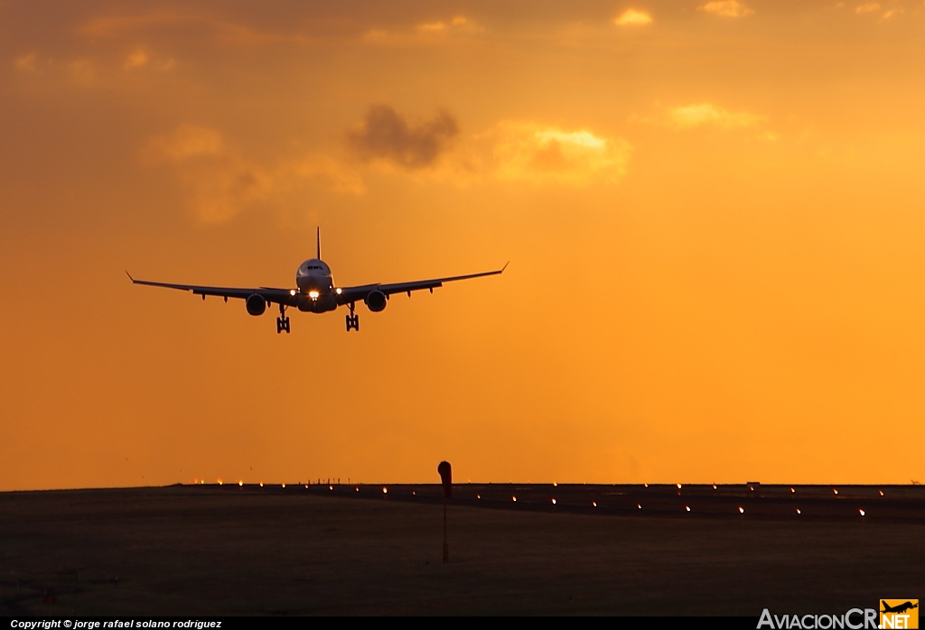 C-GTSJ - Airbus A330-243 - Air Transat