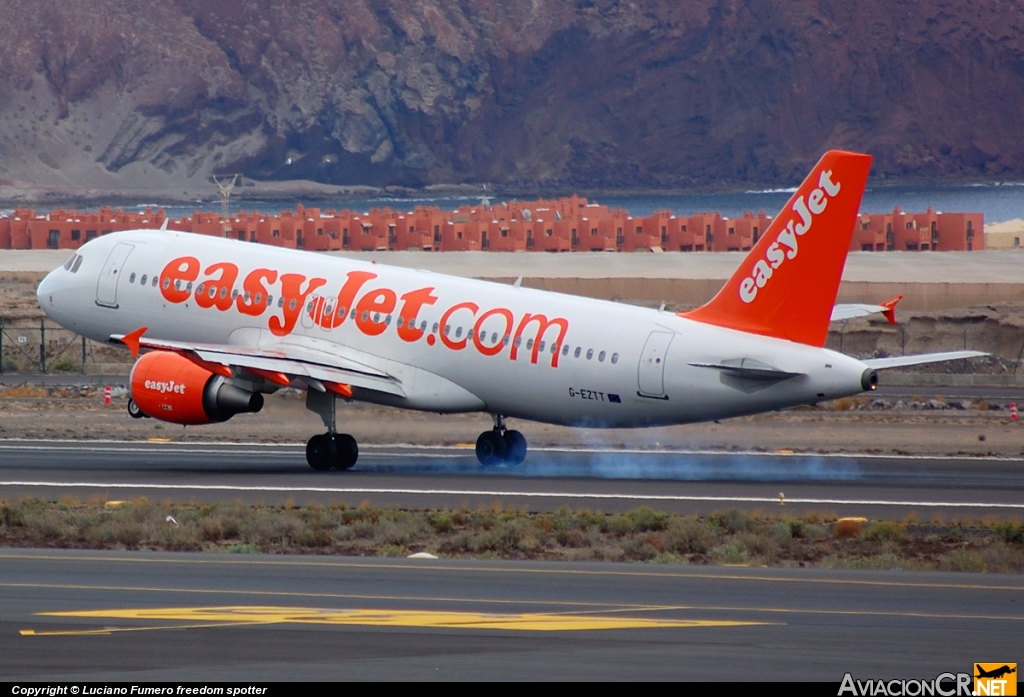 G-EZTT - Airbus A320-214 - EasyJet