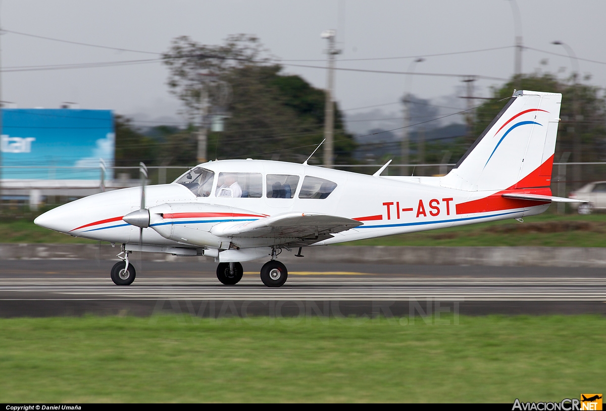 TI-AST - Piper PA-23-250 Aztec E - Aviones Taxi Aéreo S.A (ATASA)