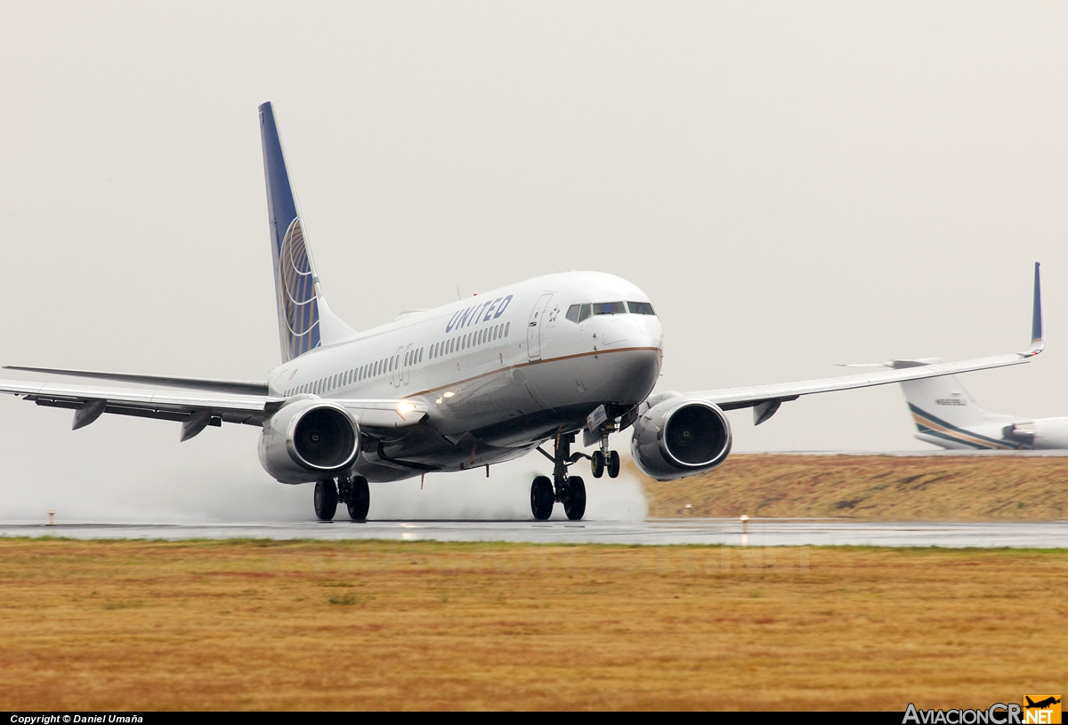 N37255 - Boeing 737-824 - United Airlines