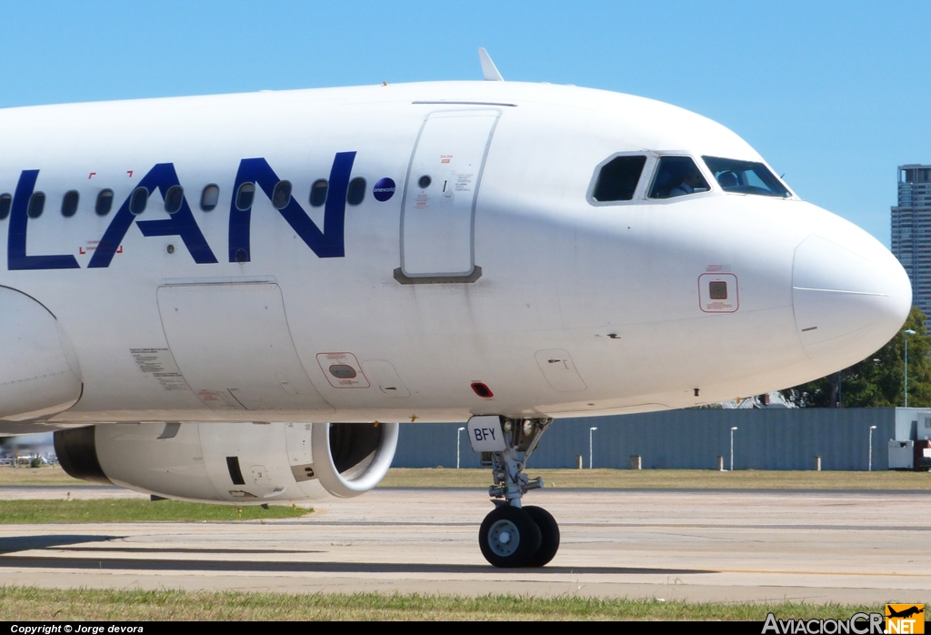 LV-BFY - Airbus A320-233 - LAN Argentina