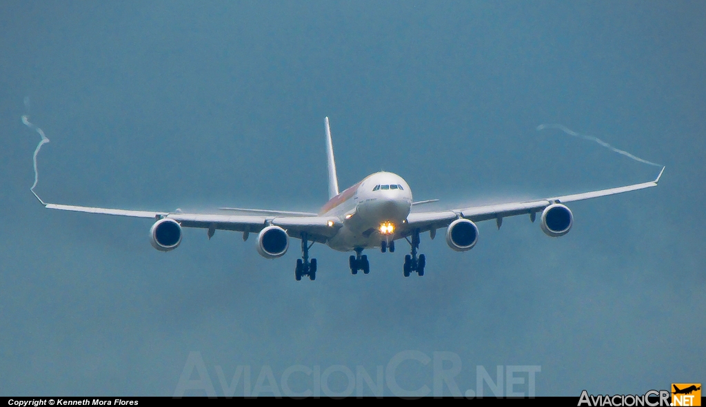 EC-JNQ - Airbus A340-642 - Iberia