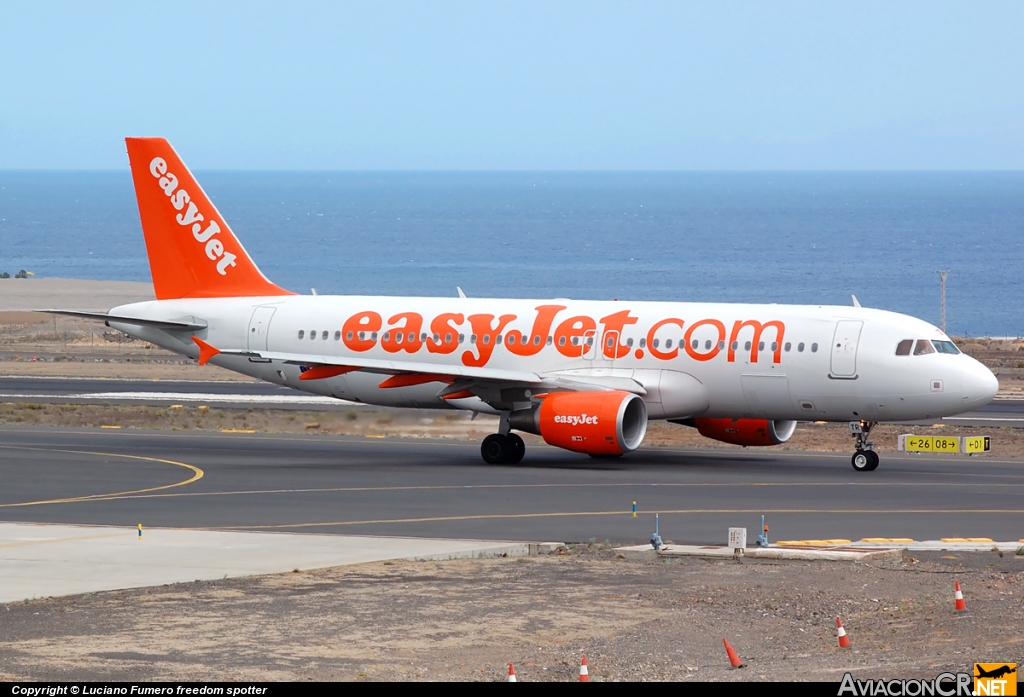 G-EZTR - Airbus A320-214 - EasyJet