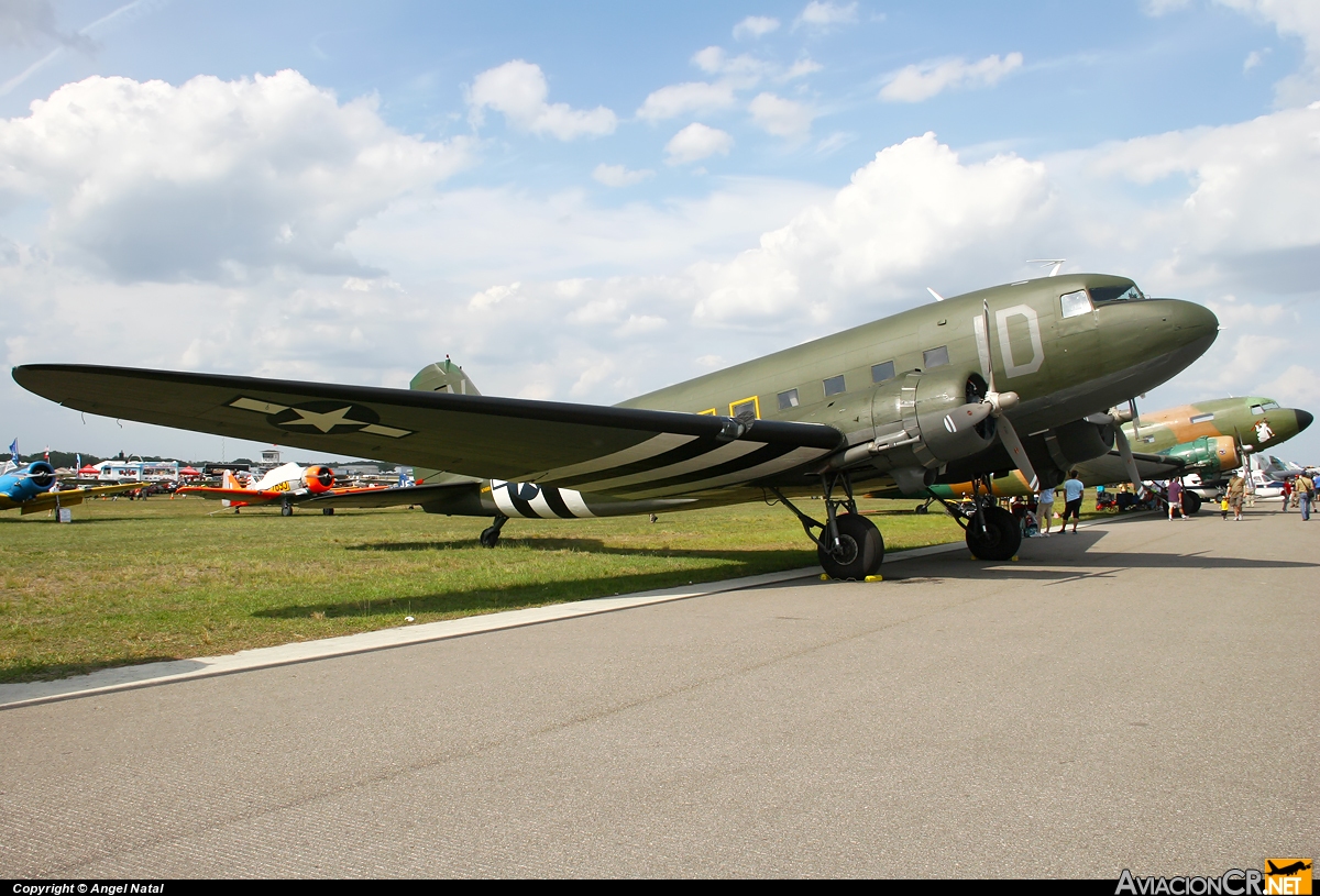 N74589 - Douglas C-47A Skytrain (DC-3) - Privado