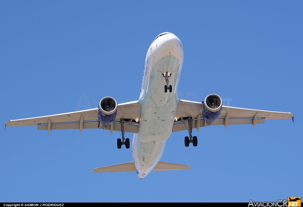 D-AICJ - Airbus A320-212 - Condor