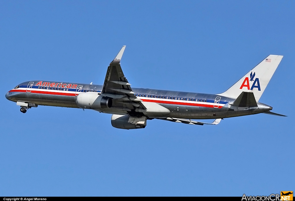 N677AN - Boeing 757-223 - American Airlines