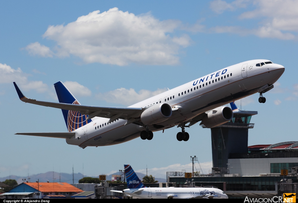 N38446 - Boeing 737-924/ER - United Airlines