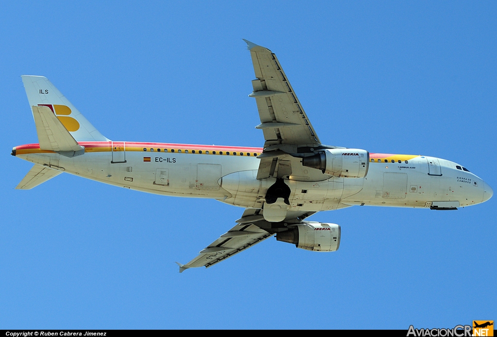 EC-ILS - Airbus A320-214 - Iberia