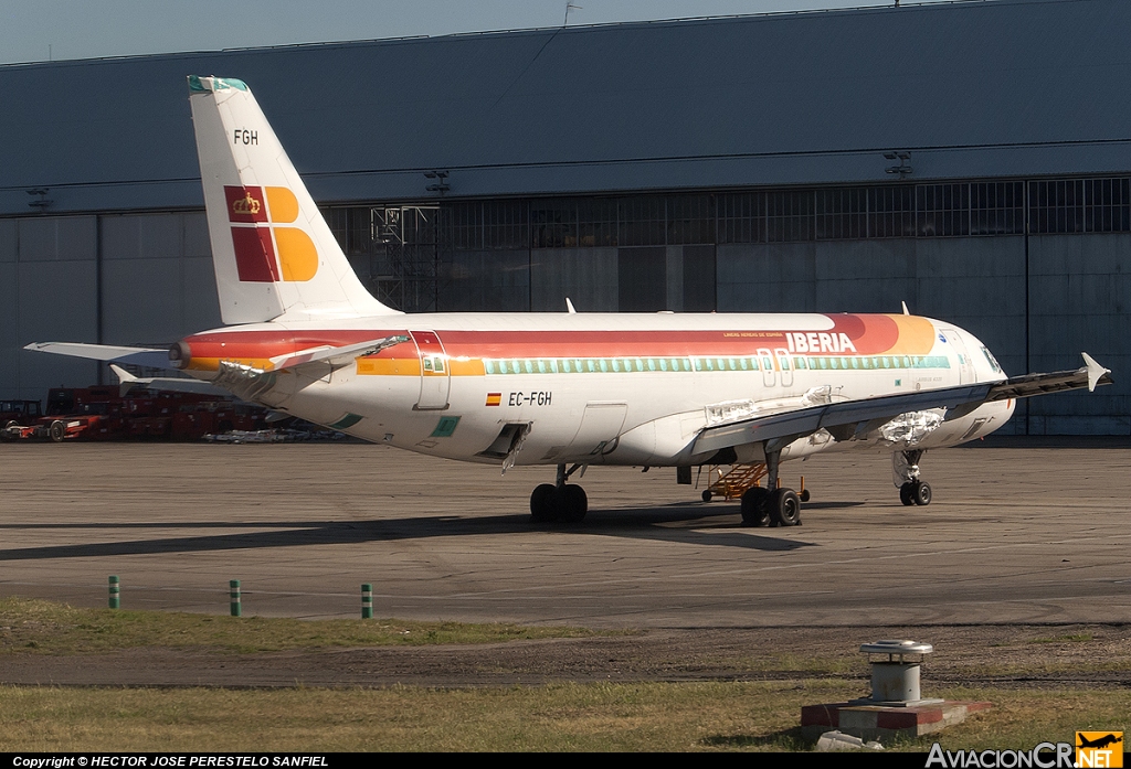 EC-FGH - Airbus A320-211 - Iberia