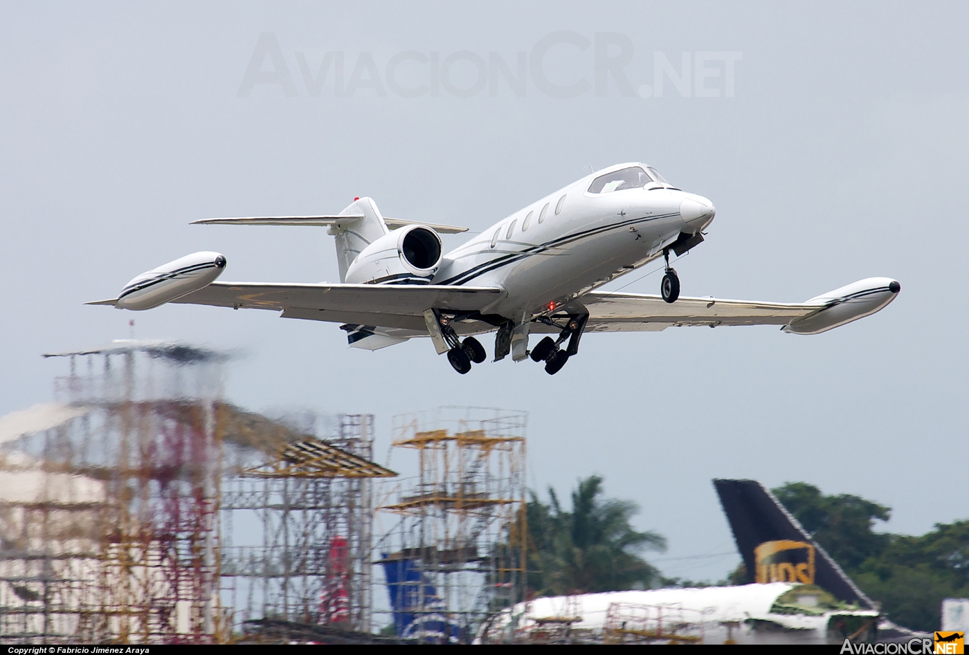 N35TJ - Learjet 35A - Privado