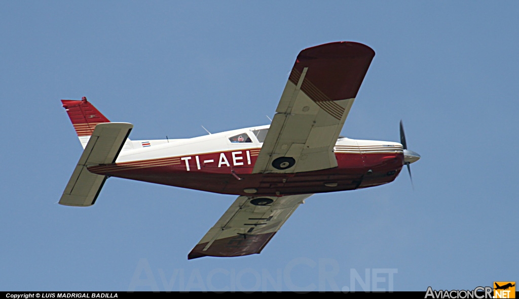 TI-AEI - Piper PA-28R-201 Arrow II - Privado