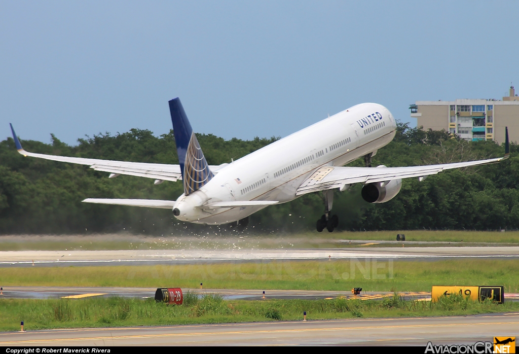 N75853 - Boeing 757-324 - Continental Airlines