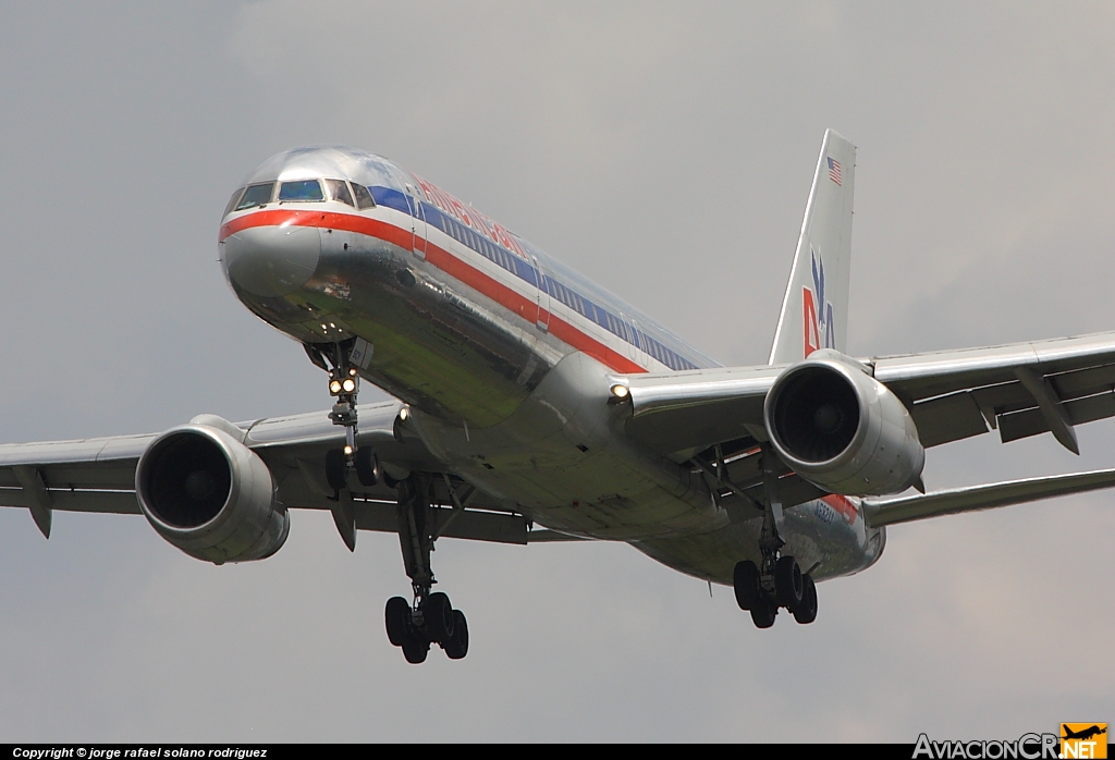 N682AA - Boeing 757-223 - American Airlines