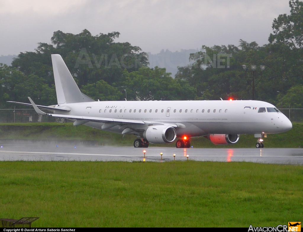 XA-AYJ - Embraer ERJ-190-100ECJ Lineage 1000 - Omniflys