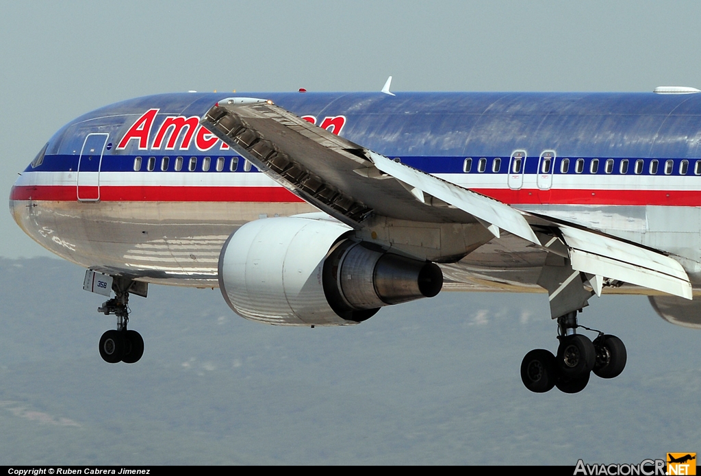 N384AA - Boeing 767-323/ER - American Airlines