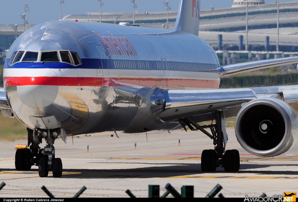 N384AA - Boeing 767-323/ER - American Airlines