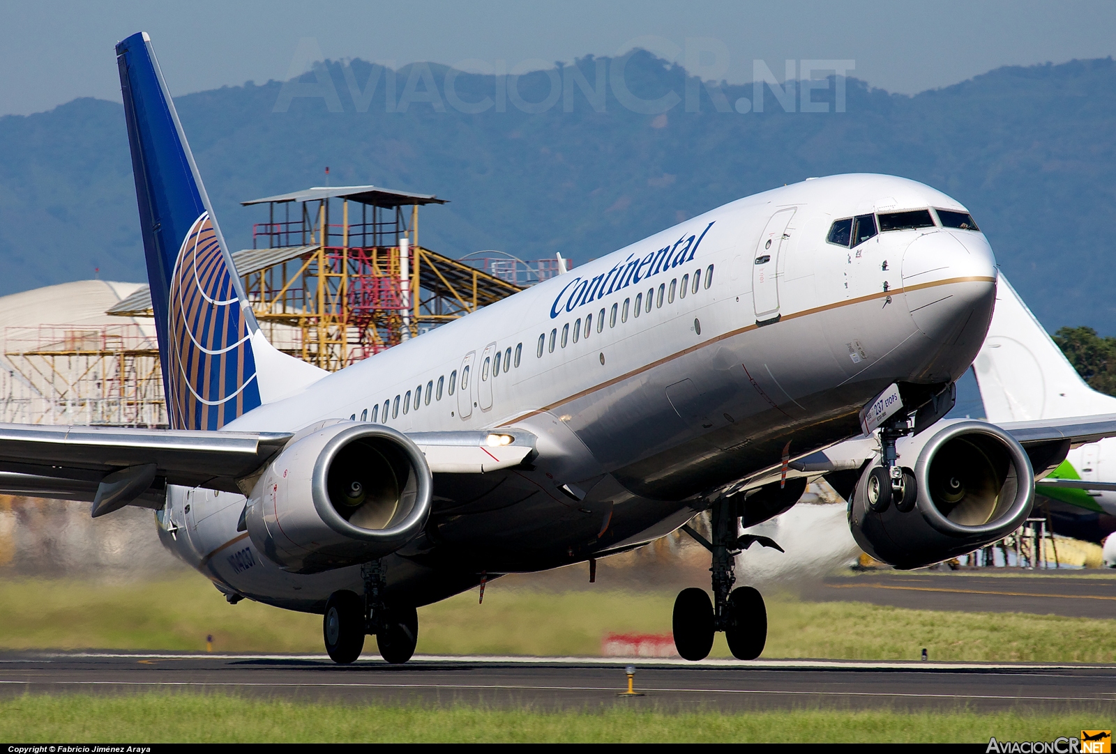 N14237 - Boeing 737-824 - Continental Airlines