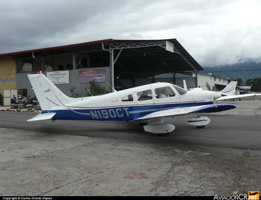 N190CT - Piper PA-28-181 Cherokee Archer II - CPEA - Escuela de Aviación