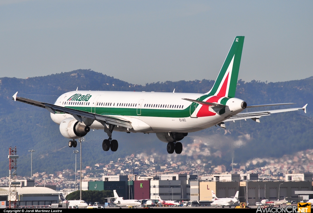 EI-IXZ - Airbus A321-112 - Alitalia