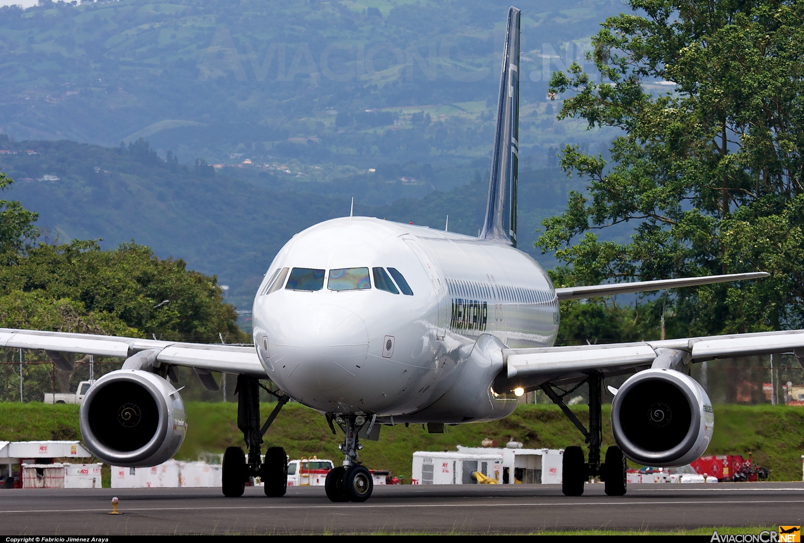 N304ML - Airbus A320-231 - Mexicana