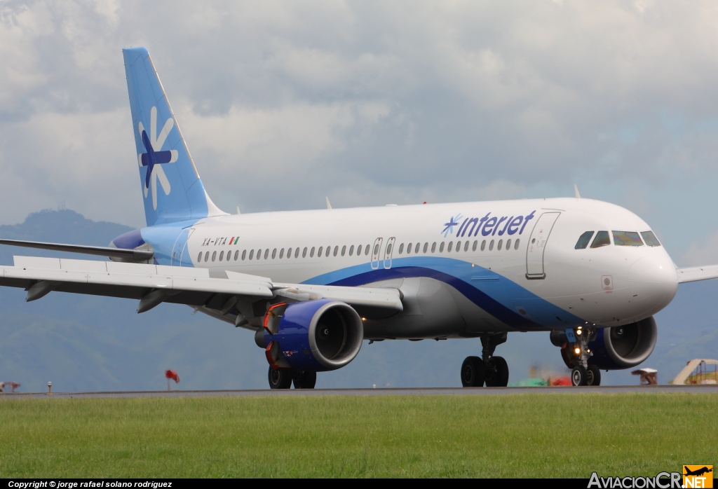 XA-VTA - Airbus A320-214 - Interjet